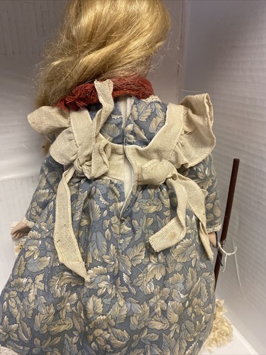 Geppeddo Fairy Tale Series "Cinderella The Maid" Doll 16" Pre Owned - Picture 5 of 12