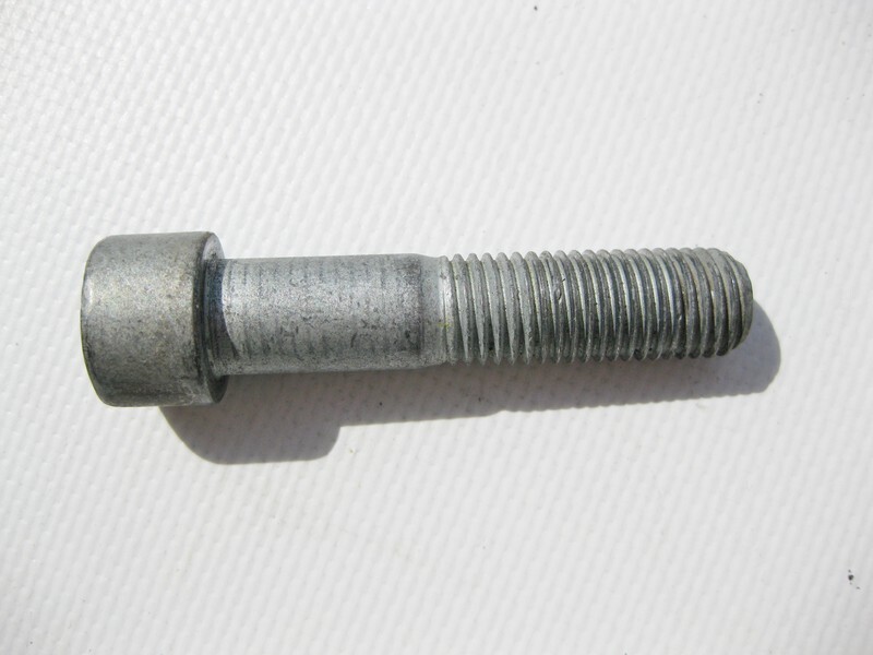 Mercedes-Benz A0009909306 Drive shaft bolt M12 x 1.5mm x 55mm E 
