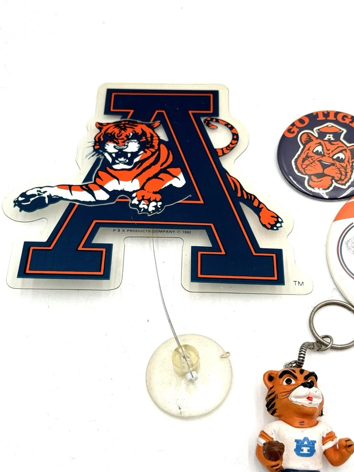 Vintage Auburn Tigers AU Lot 2 Pinback Buttons / Window Waver & Tiger Keychain - Image 2 of 4