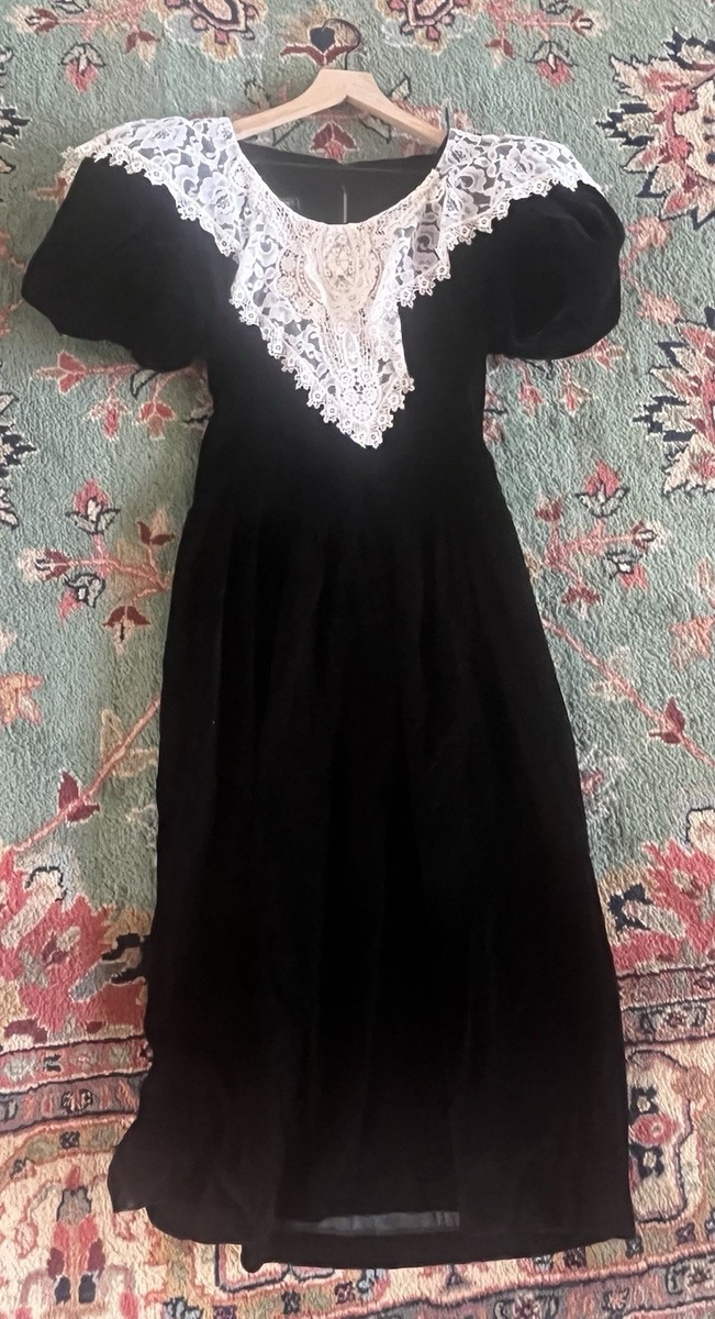 black velvet dress white collar Vintage Cachet by Bari Protas Lace 80s Victoriana 5/6 Summer Archive Mary is wearing a Black Mini Dress | H&m Size:66R