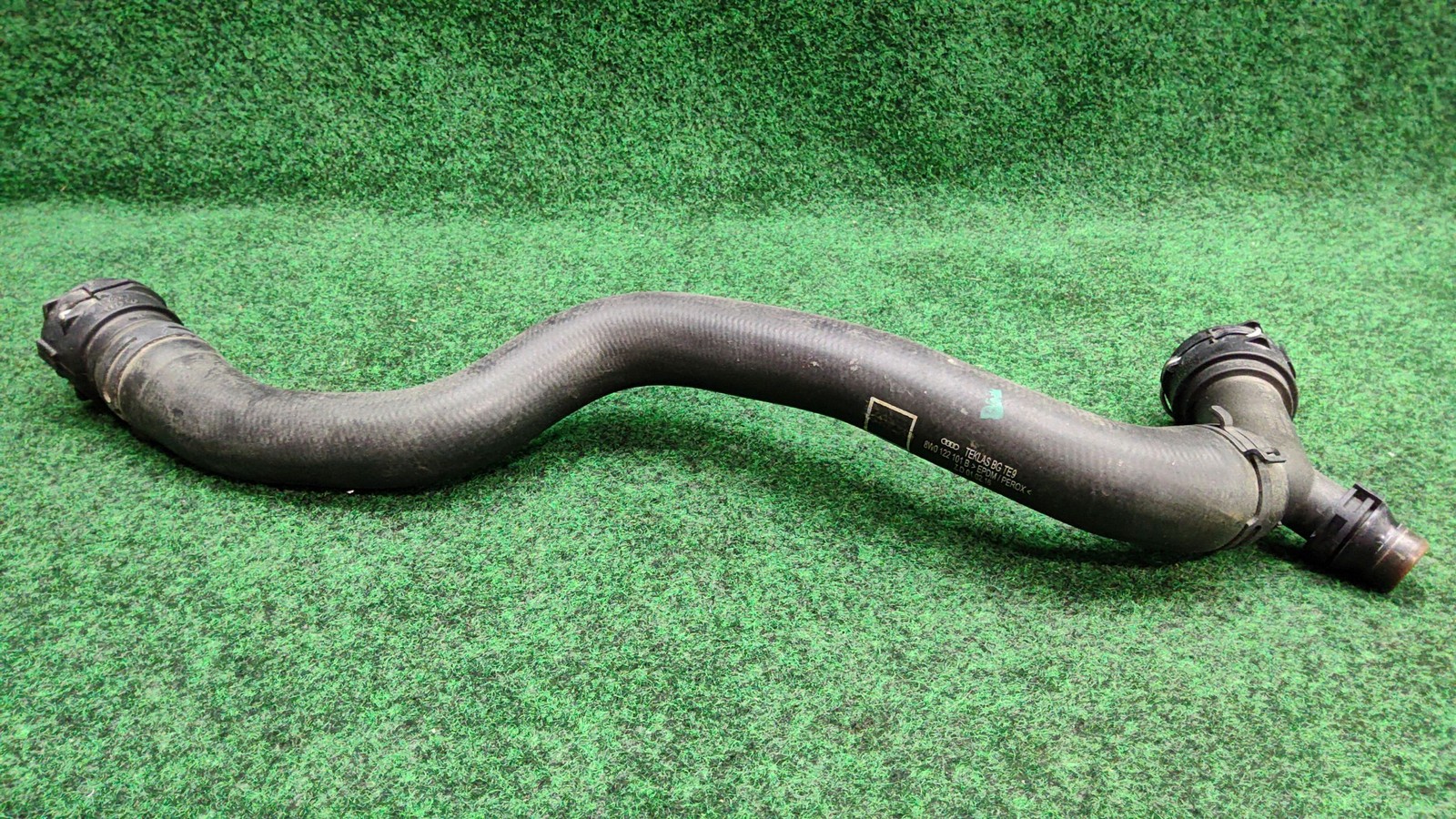 2017-2019 Audi A4 Quattro Upper Radiator Coolant Hose Oem 8w0122101b