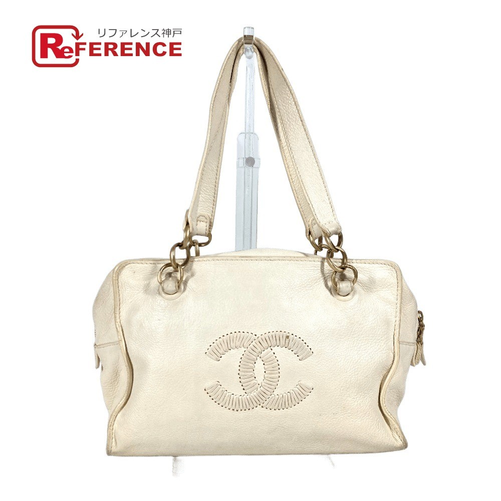 Chanel White Leather CC Shoulder Bag with Chain Tote for Women Pre-Owned-image
