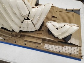 LEGO Creator 10234 - Sydney Opera House - Complete w/ Instructions! Retired