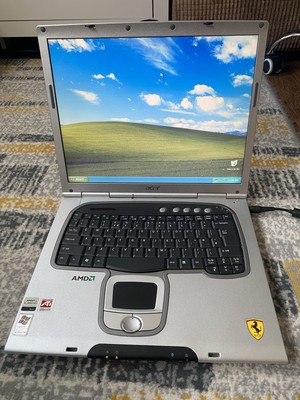 Acer Ferrari 3000LMi Vintage Laptop cool und klassisch (kann Preisvorschläge annehmen)