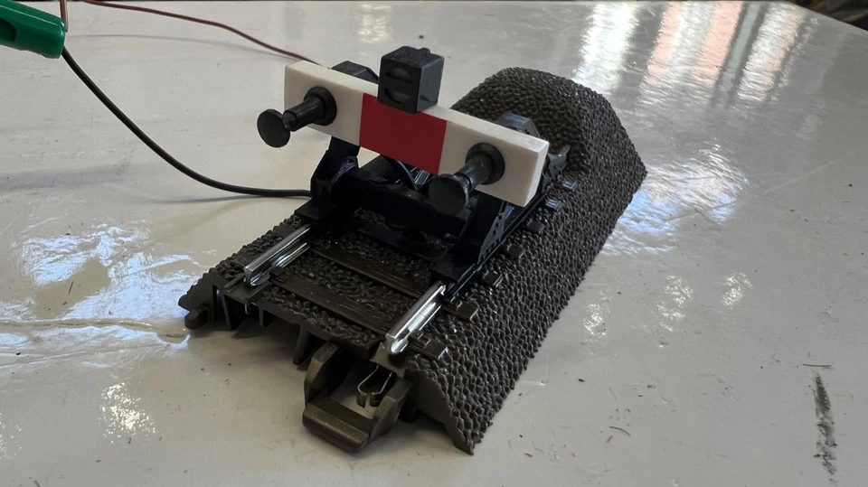 MARKLIN HO 24978 BINARIO C TERMINALE CON LUCI USATO IN BUONO STATO SENZA SCATOLA - Immagine 2 di 4