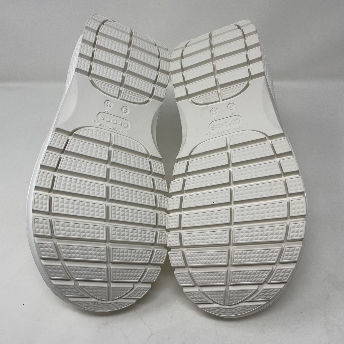 New Crocs Classic Mega Crush Sandal White 207989-100 High Heel