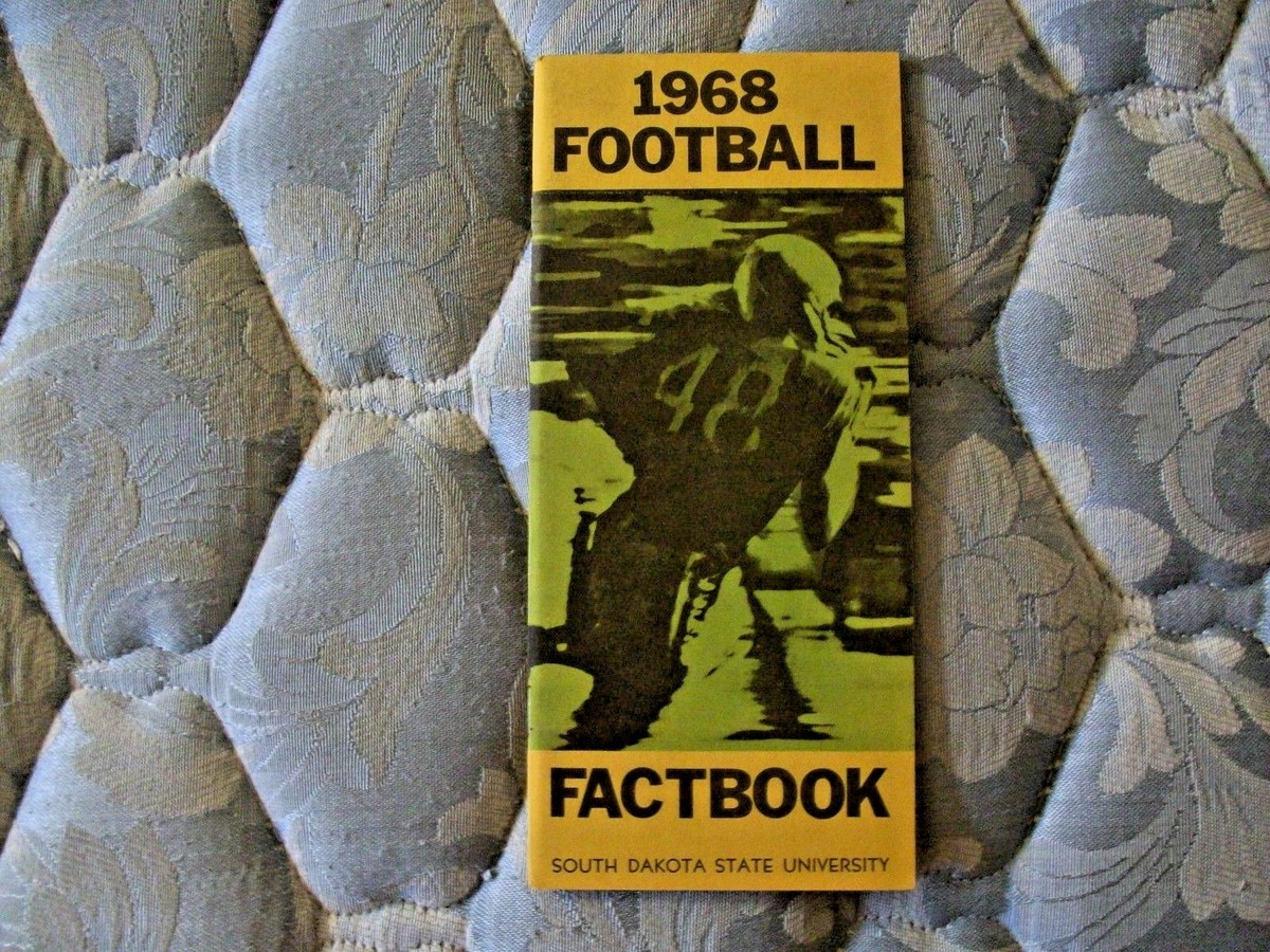 1968 SOUTH DAKOTA STATE JACKRABBITS FOOTBALL MEDIA GUIDE Yearbook