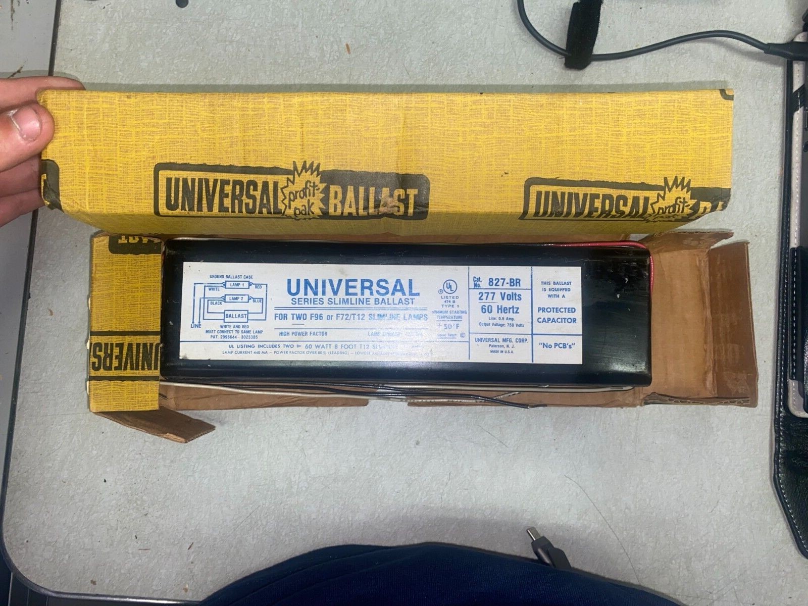 Universal 827BR Series Slimline Ballast for 2 Lamp F96 or F72 T12 277V