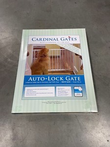 Auto-Lock Safety Gate White MG-15 Cardinal Gates Scratch and Dent