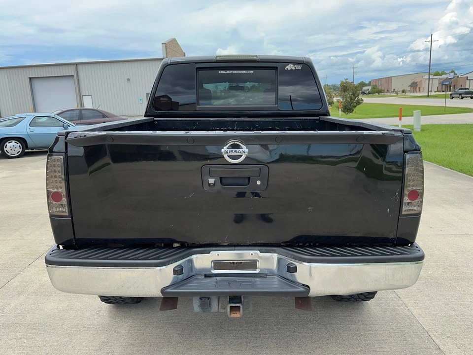 Chrome Rear Step Bumper Assembly For 2004-2015 Nissan Titan w/o Sensor Holes - Imagem 2 de 4