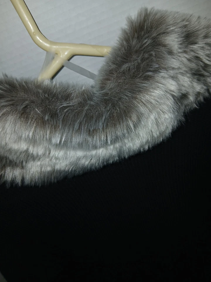 Suéter de malha preto vintage com gola destacável de pele sintética - Imagem 4 de 4