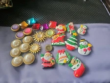 Vintage Christmas Multi Style Button Covers Lot of 26 Assorted Pre Owned V8