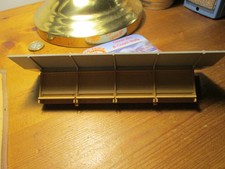 HORNBY  DUBLO STATION PLATFORM CANOPY AND SEATS OO SCALE