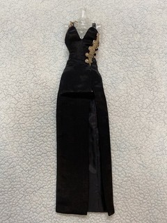 1 Fashion Doll Dress.