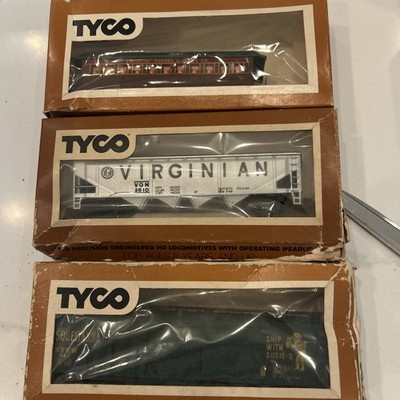 Tyco Ho Scale Trains Lot Of 3 Virginian, Santa Fe Passénger Coach, Susquehanna