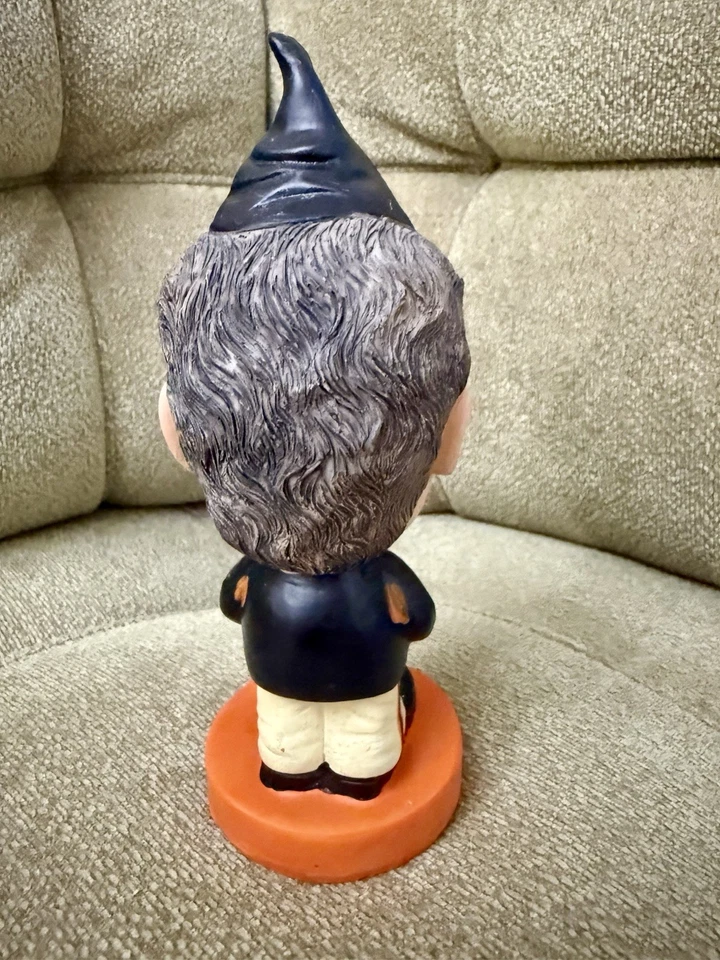 旧金山巨人队经理 Bruce Bochy Gnome (2016 场馆赠品) 非摇头公仔 无盒 — 第 3/4 张图片