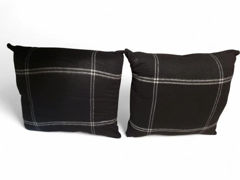 Par de travesseiros xadrez 100% lã merino Holiday Banana Republic com inserção para baixo - Imagem 3 de 4