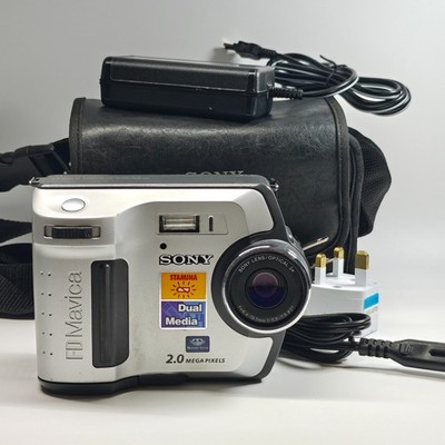 Sony Mavica MVC-FD200 Digital Camera 2.0MP Floppy Disk Retro +