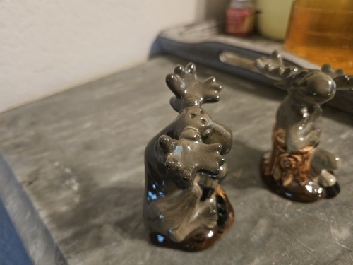 Barefoots Mooses Salt And Peper Shakers By Phyllis Driscoll - Picture 2 of 6