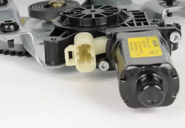 Regulador de ventana eléctrica lateral del pasajero trasero GM / Conjunto de motor Foto 4 de 4