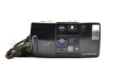 Near MINT Olympus AF-1 Twin Quartzdate 35mm 70mm Point Shoot Film Camera