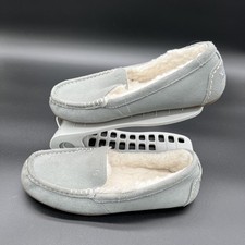 Women  s Koolaburra by UGG Gray Suede Shearling Lined Moccasin Slipper Size 10