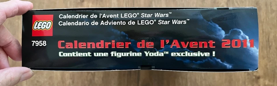 New LEGO 2011 Star Wars ADVENT CALENDAR - Xmas Set 7958 w/Yoda Santa Chewbacca - Image 4 of 4
