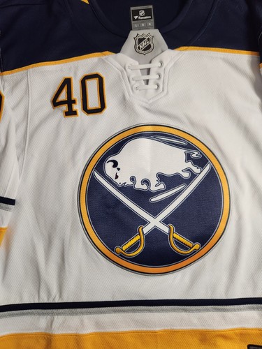 Carter Hutton Buffalo Sabres Autographed Fanatics Jersey Mens Large White Yellow - Picture 4 of 11