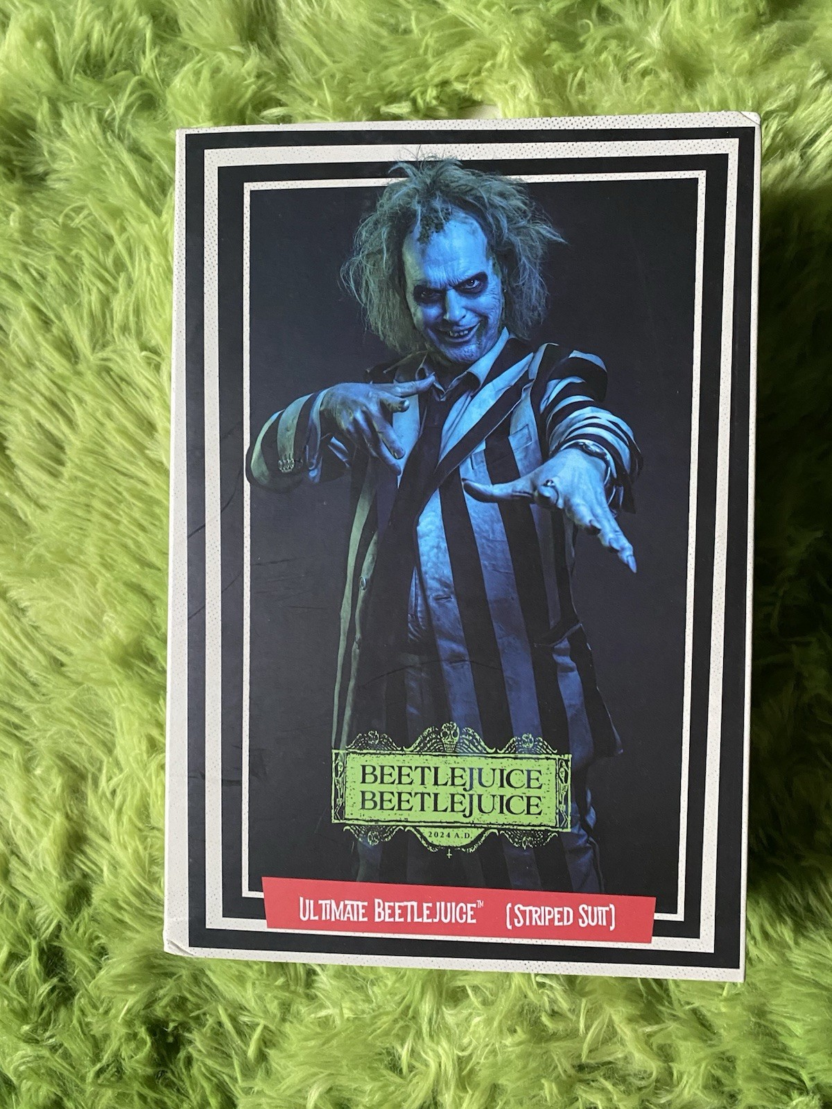 NECA Ultimate Striped Suit Beetlejuice 7