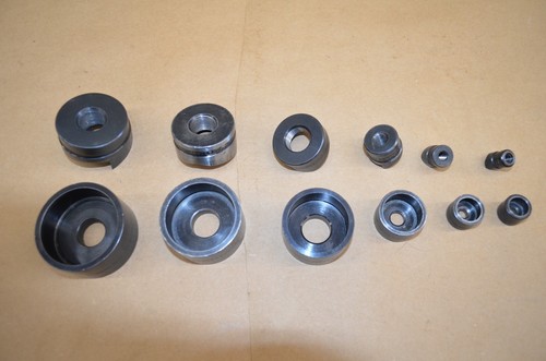Lot of 10 Greenlee Knockouts 1/2"-3-3/4" w/ Drawbar Stud, Bolt, & Drive Screw - Picture 5 of 14