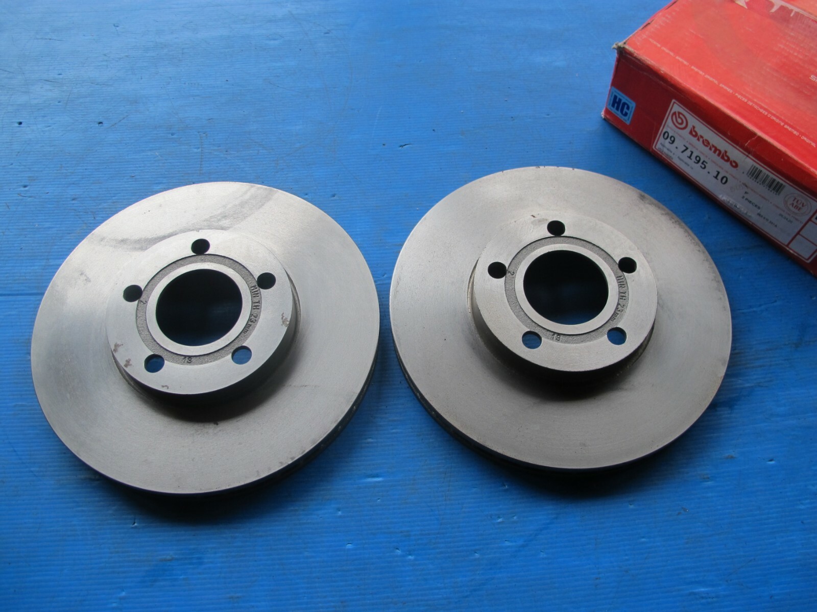 Disques de freins avant Brembo pour Volkswagen Passat et Variant IV