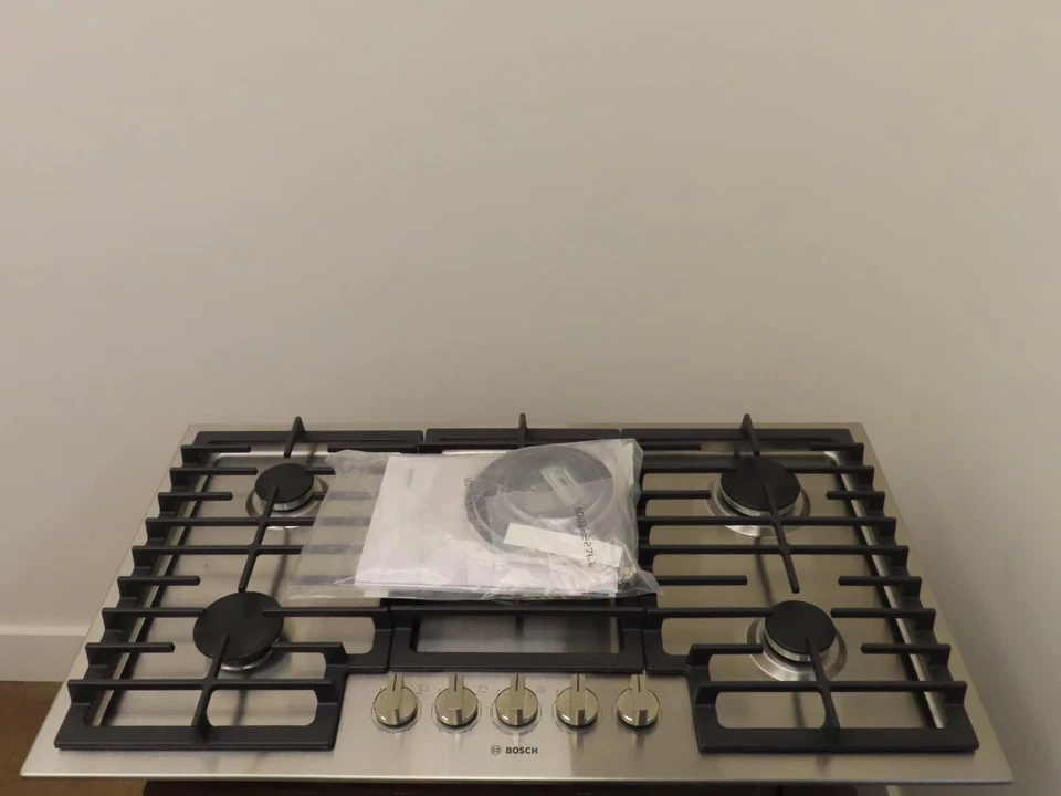 Bosch 800 Series NGM8658UC 36 in 5 Sealed Burners Gas Cooktop Full Warranty - Image 2 of 4