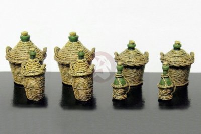 Cix Models 1/35 Carboy Flask Wine Demijohn in Wickerwork Big Set (8 pcs) CIXM017