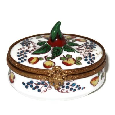 Limoges, France C Peint Main Flower Basket Clasp Trinket Box, 1 5/8'' x 2''