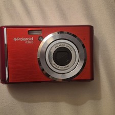 Polaroid iE826 Compact Digital Camera Red 8MP 8x Optical Zoom Built-In Flash