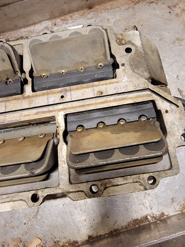 Johnson Evinrude 150-175-200-235 HP Intake Manifold & Reeds 320641 / ...