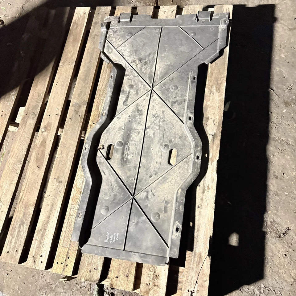 Porsche Boxster 987 Middle Undertray 99750404300 - Image 3 of 4