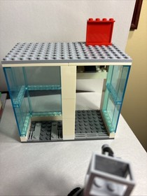 LEGO City Builds Capital City 60200 Museum Hotel Police 60141 Bank 60140 Cars