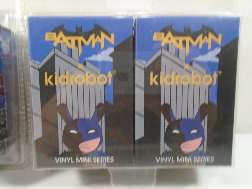 2--2017 KIDROBOT BATMAN DUNNY VINILO MINI SERIE--FIGURA 2 PAQUETES (NUEVO) Foto 3 de 4