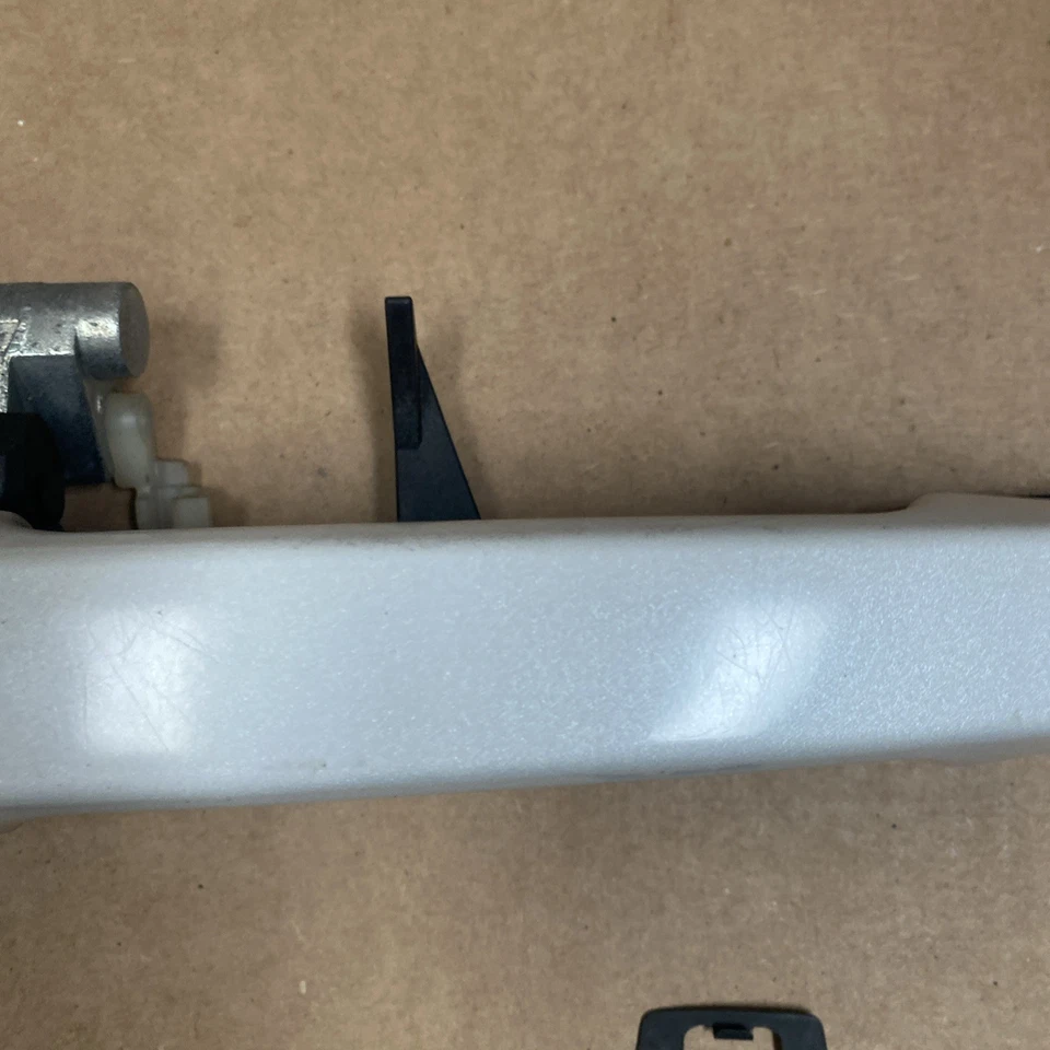 Manija de puerta exterior delantera derecha Subaru Legacy 2010 2011 2012 sedán 37J 3925 Foto 3 de 4