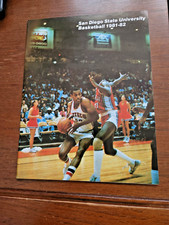 1981-82 SAN DIEGO AZTECS Basketball Yearbook - Media Guide Zack Jones