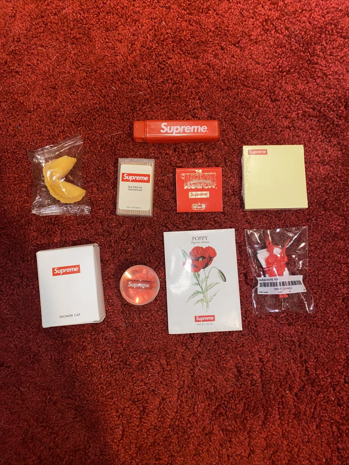 lot d'accessoires supreme cadeaux gratuits brosse à dents cure dents rare et non ouvert