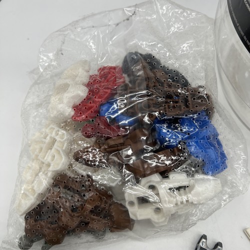 LEGO BIONICLE 8715 Ultimate Creatures Set Accessori Senza Manuale Pezzi Rari Maschere - Foto 8 di 10