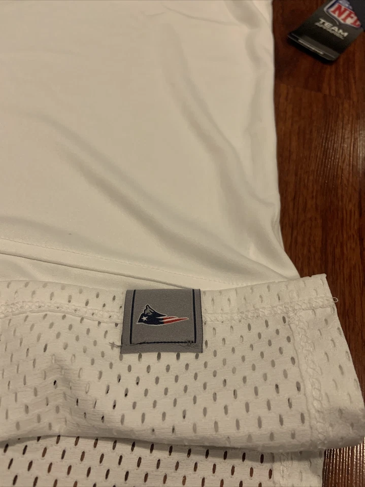 Fanatics Women’s New England Patriots White NFL Draft Me Football Jersey Large L - Изображение 4 из 4