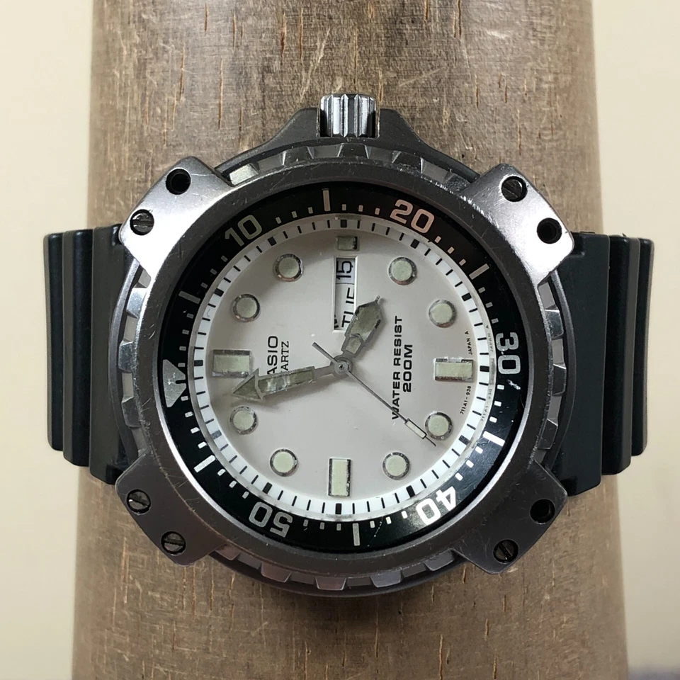 Reloj Casio Hombre MD-703 Buzo Día Fecha Negro Goma Cuarzo Analógico 41mm 8" De Colección Foto 2 de 4