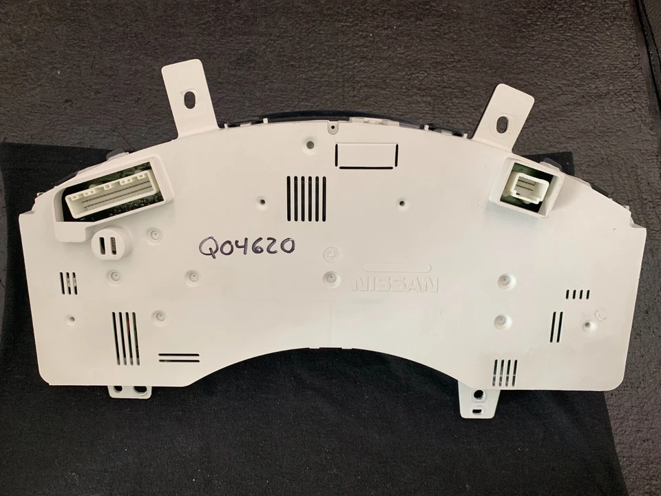 *Tablero de instrumentos velocímetro Nissan Armada y Titan 2006 113.375 millas Foto 2 de 3