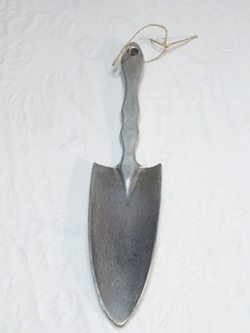 Garden Trowel 24 cm – Rustic Steel Hand Tool – Vintage Style