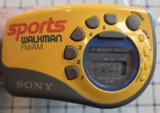 SONY SPORTS YELLOW WALKMAN FM/AM SRF-M78 RADIO w/ ARM BAND-WORKS, NEW BATTERIES