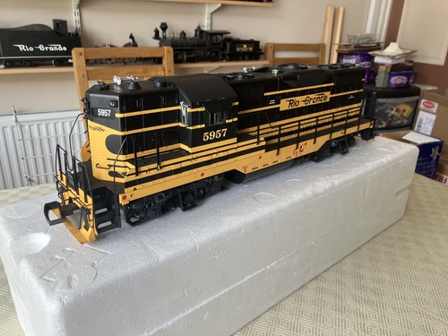 USA Trains R22119-1 GP-7 Rio-Grande 5957 mit Sound | Condition: Used