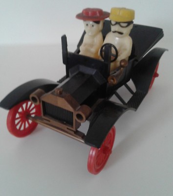 Vintage Novelty Salt Pepper Shaker Set Man Woman Driving Model T Antique Car Ebay